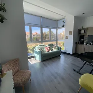 https://apartamentos-avenue-rooms.1costadelsol.com